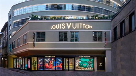 lv store milan|louis vuitton bagutta milano.